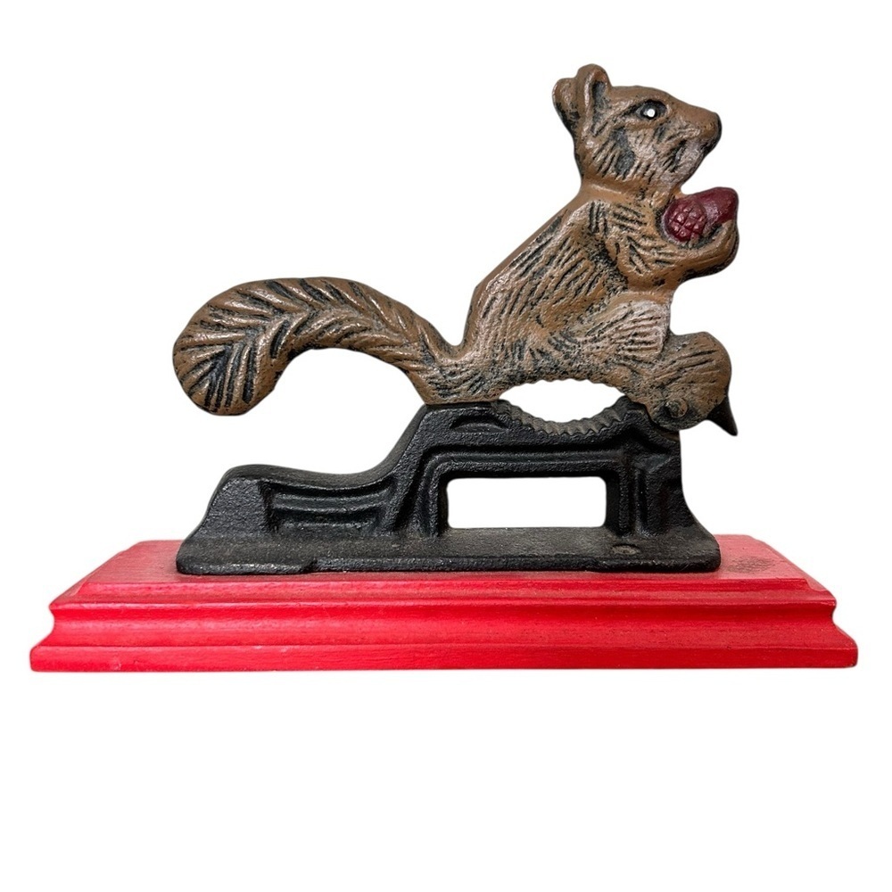 Vintage cast iron squirrel nutcracker on wood base, Whimsical Rustic Charm - Picture 4 of 8